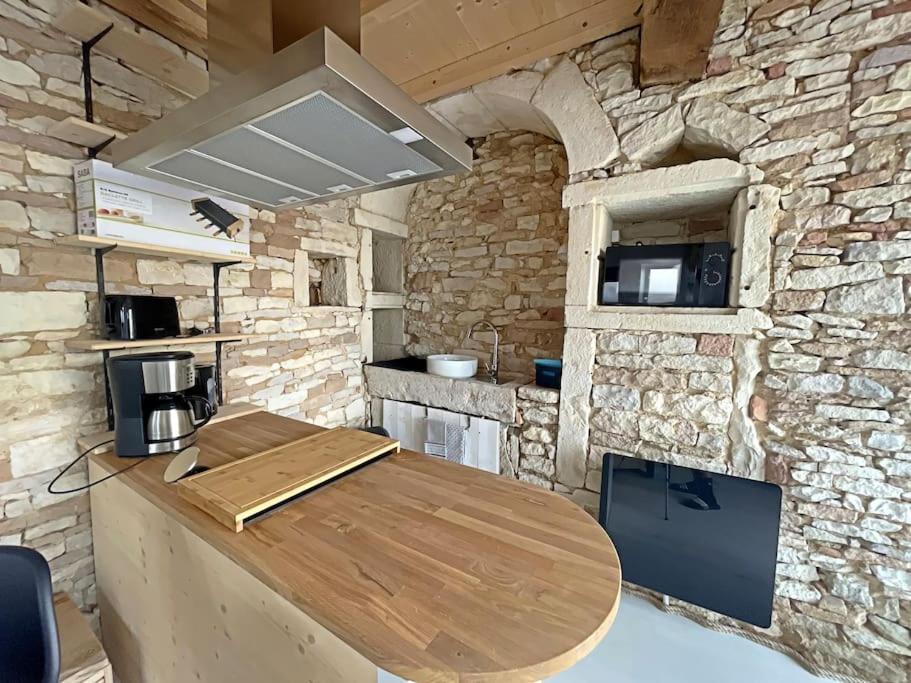 Charmante Maison De Village Viré Extérieur photo
